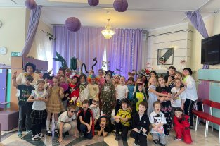 День смеха в клубе: веселятся все!