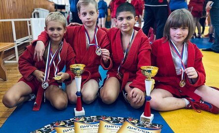 Клуб «Акуна-Матата» приглашает детей в секцию самбо